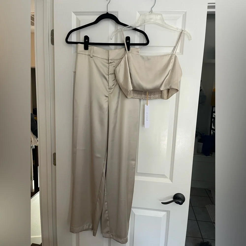 House of Harlow 2 piece set! Size M - Picture 5 of 5